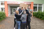 Preisübergabe an der Kirchschule Hövelhof vor Ort (© Kreis Paderborn) Preisübergabe an der Kirchschule Hövelhof vor Ort (© Kreis Paderborn)